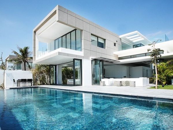 Những bất cập của cửa sắt trong môi trường ven biển