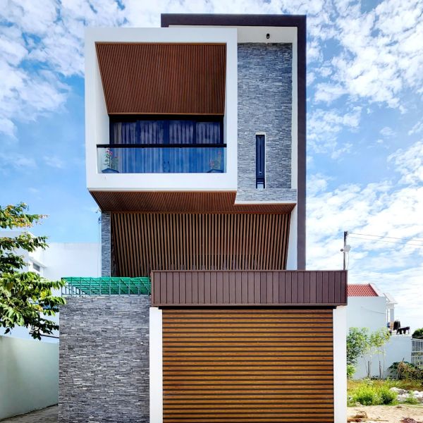 Cửa cổng nhà ở