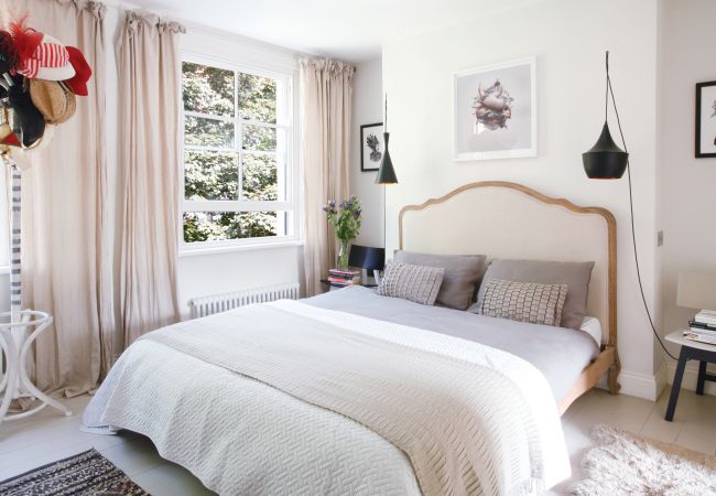 Cách bố trí cửa sổ phòng ngủ hợp lý và hợp phong thủy