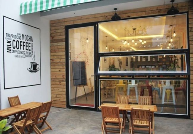 Những màu cửa sắt phù hợp với quán cafe