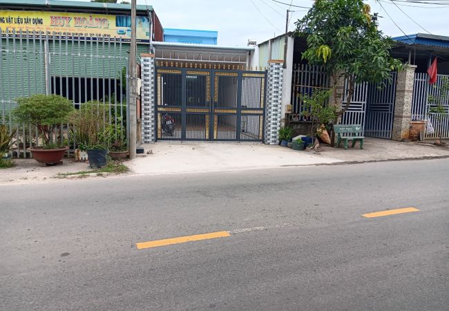 Giải pháp giảm tiếng ồn và chống bụi cho nhà kính gần trục giao thông